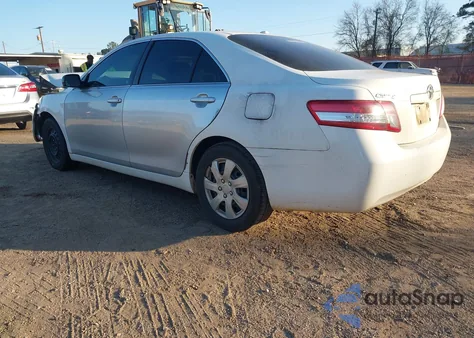 2011 Toyota Camry Le z USA, uszkodzony, nr VIN 4T1BF3EK0BU643541